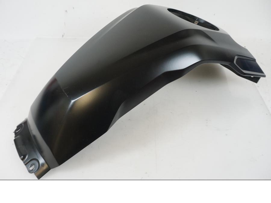 Framsidan på Bensintankskåpa från en BMW F 750 GS -2019 motorcykel.