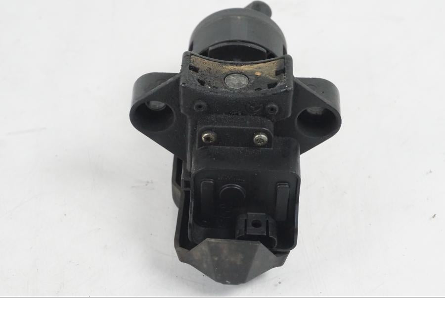 Vänster sida på <p>Låssats från BMW R 1200 R 2007.</p>

<p>Tändningslås, antenn, tanklock, sadellås och 1st nyckel.</p> motorcykel.