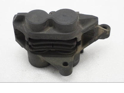 Vänster sida på Bromsok från en Yamaha TDM 900 -2002 motorcykel.