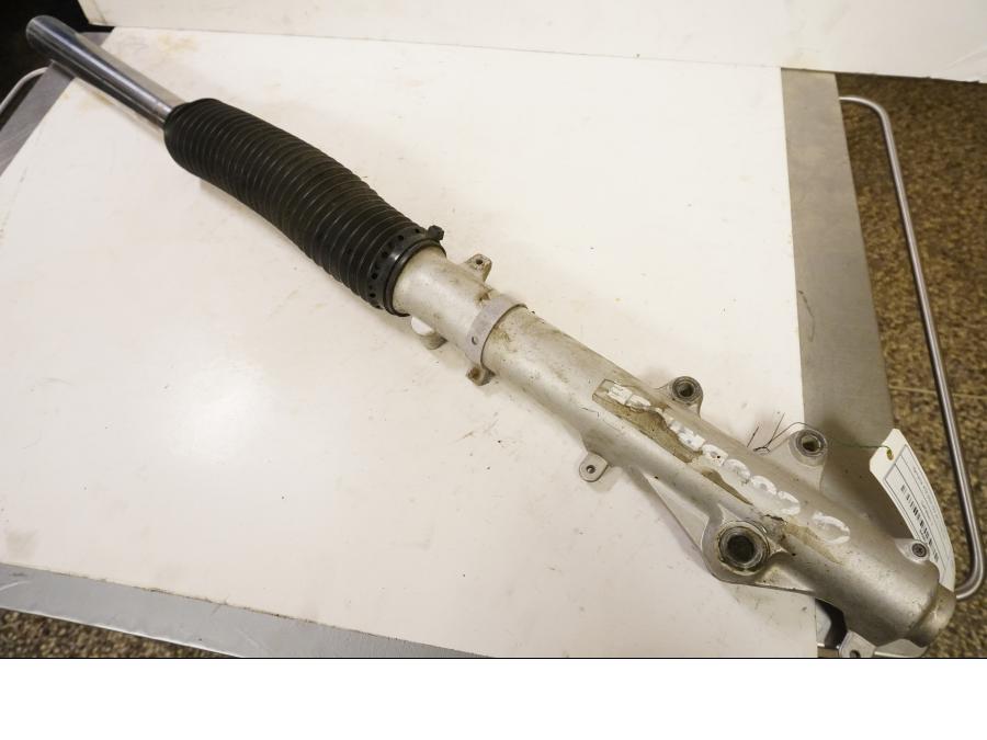 Framsidan på Gaffelben från en Yamaha XTZ 660 -1992 motorcykel.