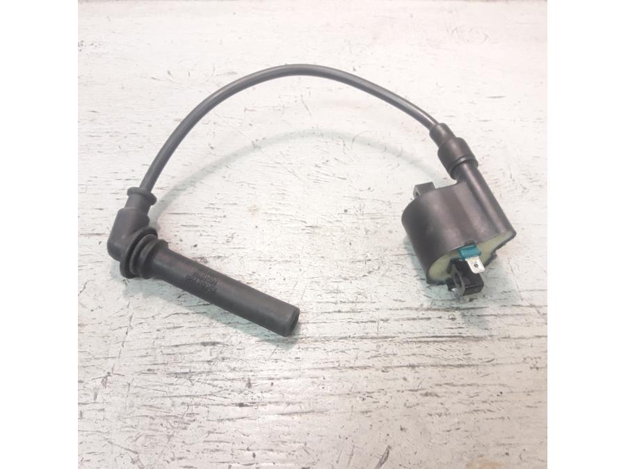 Framsidan på Tändspole från en Kawasaki VN 900 -2007 motorcykel.