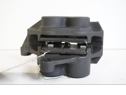 Höger sida på Bromsok från en Yamaha FZ-S 600 -2001 motorcykel.