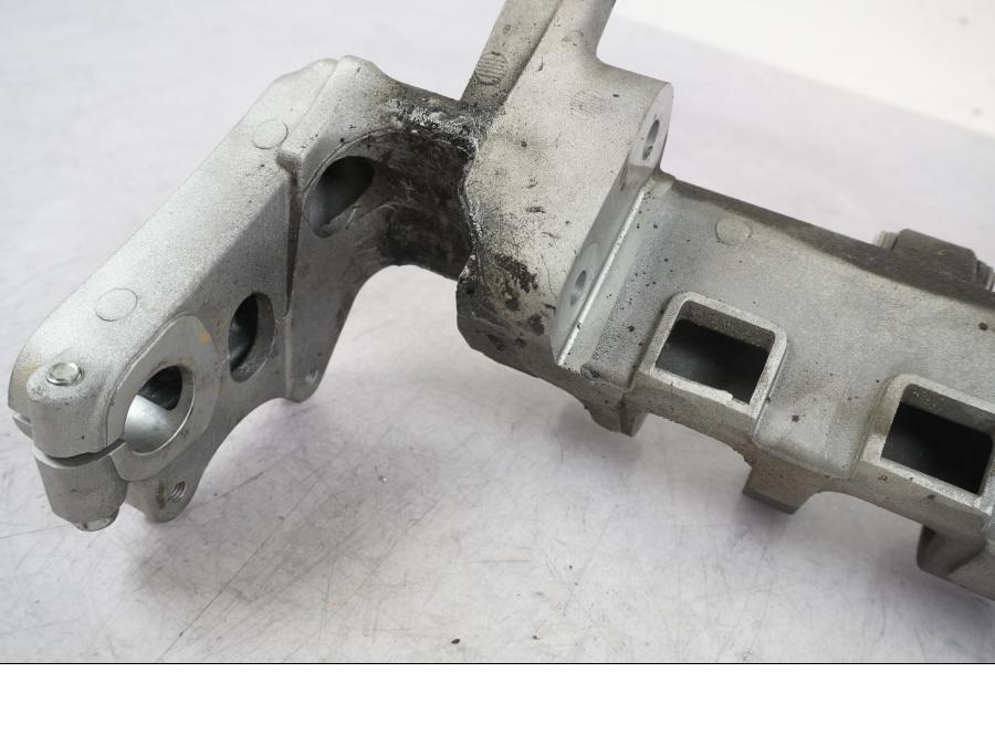 Snett uppifrån på Ramdel från en Honda VFR 800 -2005 motorcykel.