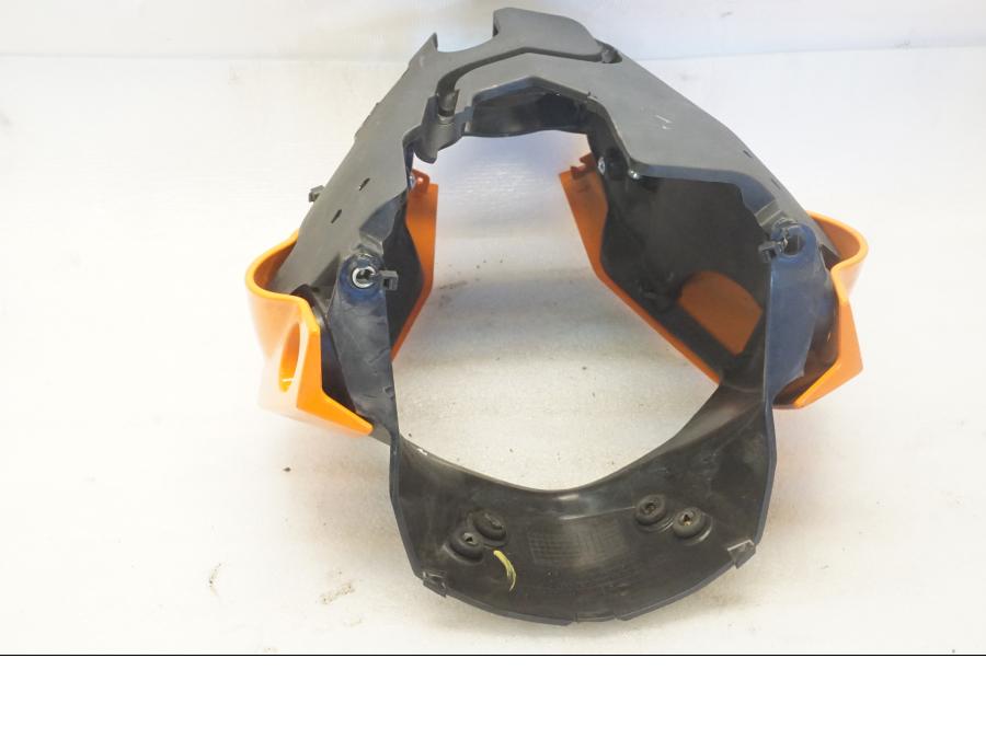 Baksidan på Strålkastarhus från en KTM 125 Duke -2015 motorcykel.