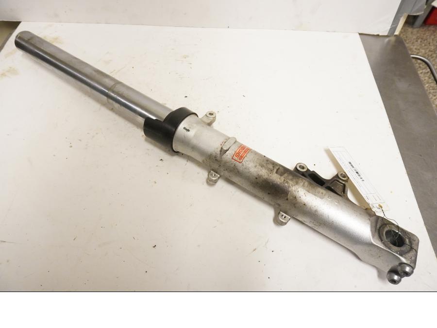 Framsidan på Gaffelben från en Honda CBR 600 RR -2003 motorcykel.