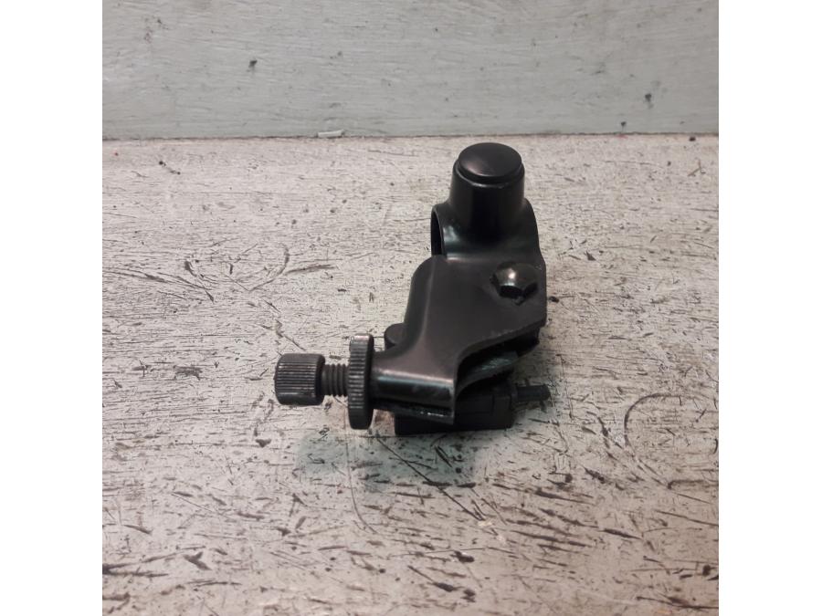 Framsidan på Kopplingsklo från en Yamaha FZ-S 600 -2000 motorcykel.