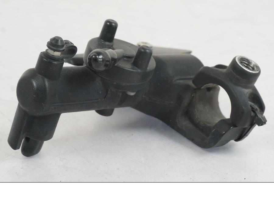 Höger sida på Bromshuvudcylinder från en BMW F 800 GS -2008 motorcykel.