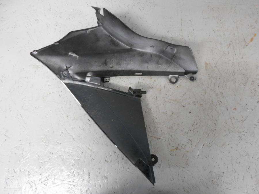 Baksidan på Toppkåpa från en Suzuki GSX-R 1000 -2007 motorcykel.