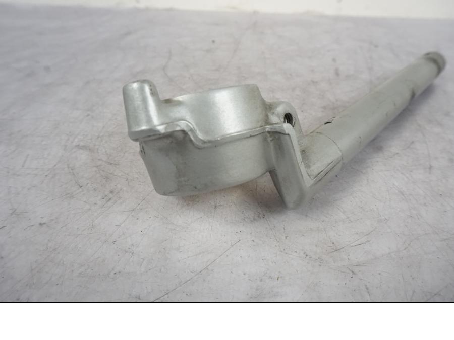 Snett uppifrån på Styre från en Honda VTR 1000 F -1997 motorcykel.