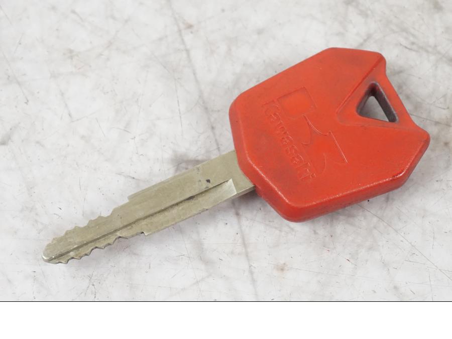 Extrabild5 på Låssats från en Kawasaki ZX-6R -2006 motorcykel.