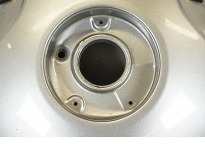 Höger sida på Bensintank från en Honda NT 700 -2008 motorcykel.