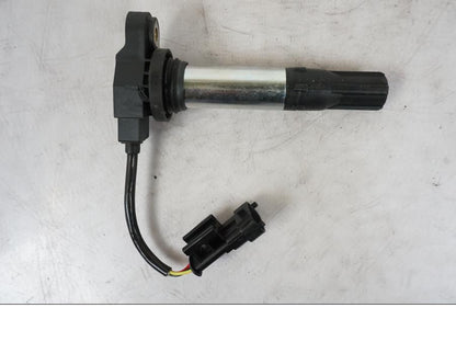 Höger sida på Tändspole från en KTM 1290 Super Duke R -2021 motorcykel.