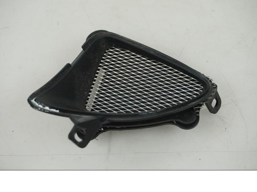 Framsidan på Luftintag från en Honda CBR 1000 -2005 motorcykel.