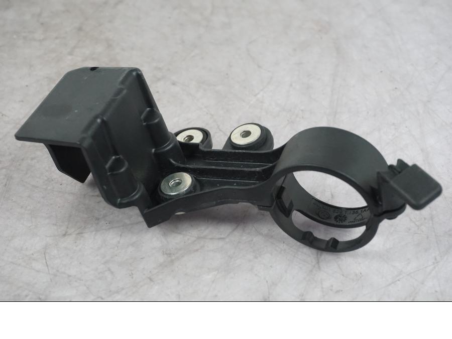 Baksidan på Bromsvätskebehållare från en Ducati Multistrada V4 -2024 motorcykel.