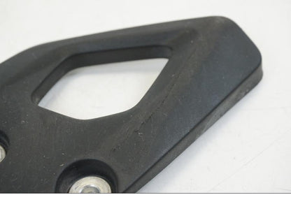 Baksidan på Fotpinnehälskydd från en BMW R 1250 GS -2019 motorcykel.