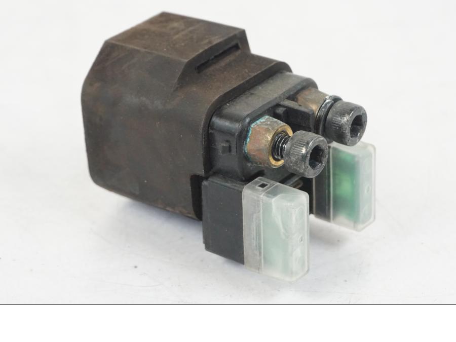 Framsidan på Startrelä från en Kawasaki ER-6F -2010 motorcykel.