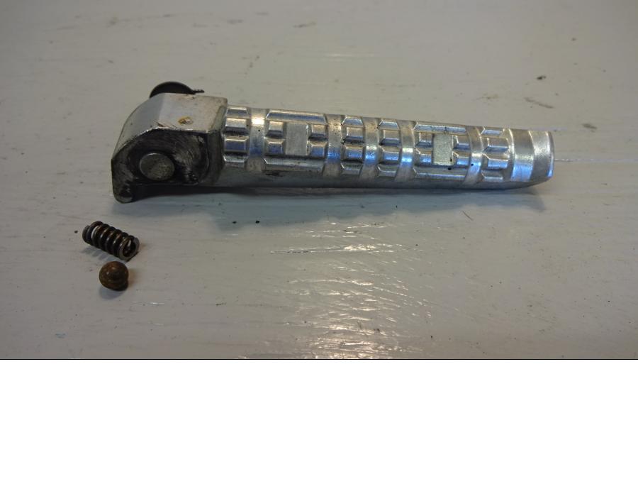 Framsidan på Fotpinne från en Yamaha YZF-R 125 -2012 motorcykel.