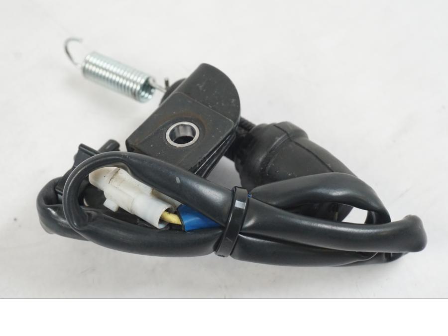 Vänster sida på Bromsljuskontakt från en Yamaha MT-09 -2019 motorcykel.