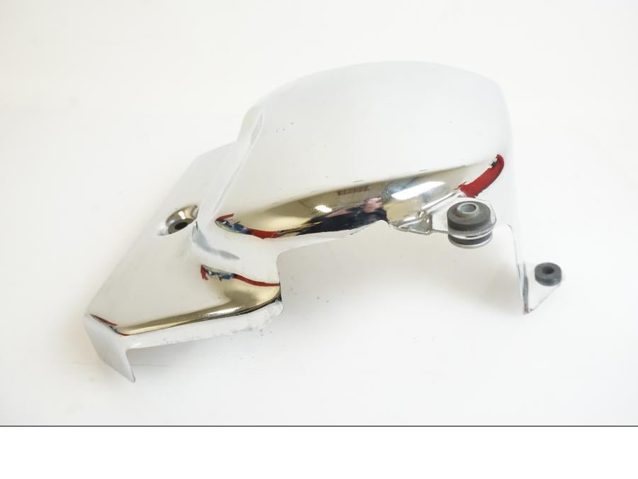 Vänster sida på Motorkåpa från en Suzuki M 1800 -2009 motorcykel.