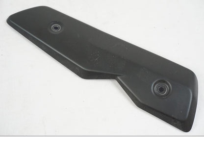 Framsidan på Värmeskydd från en KTM 1290 Super Duke R EVO -2023 motorcykel.