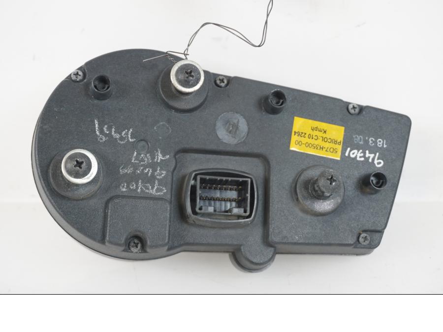 Höger sida på Instrumentpanel från en Yamaha YZF-R 125 -2008 motorcykel.