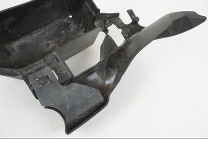 Snett uppifrån på Batterihållare från en Kawasaki ER-6F -2016 motorcykel.