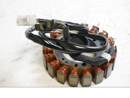 Framsidan på Generator från en Yamaha XVS 650 -1999 motorcykel.