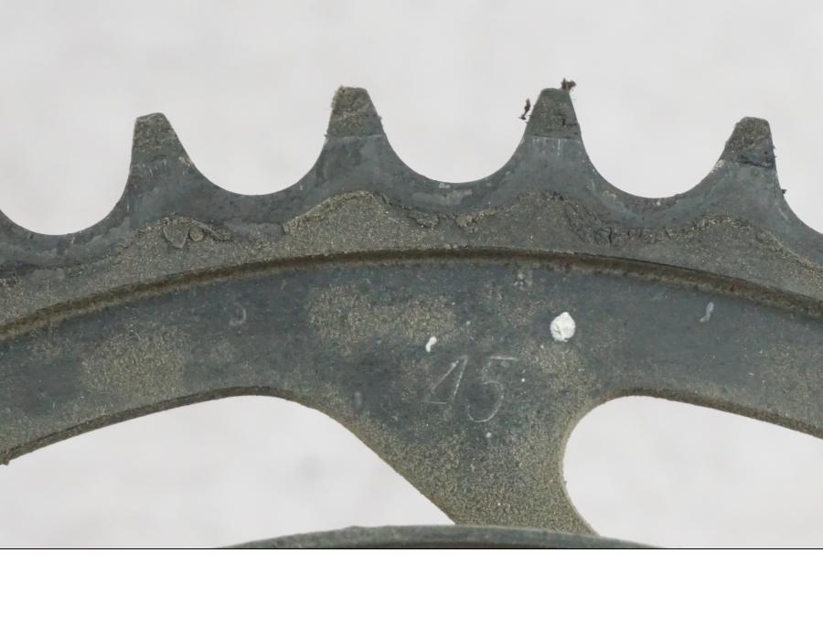 Snett uppifrån på Drevfäste från en Yamaha MT-09 -2016 motorcykel.