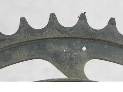 Snett uppifrån på Drevfäste från en Yamaha MT-09 -2016 motorcykel.