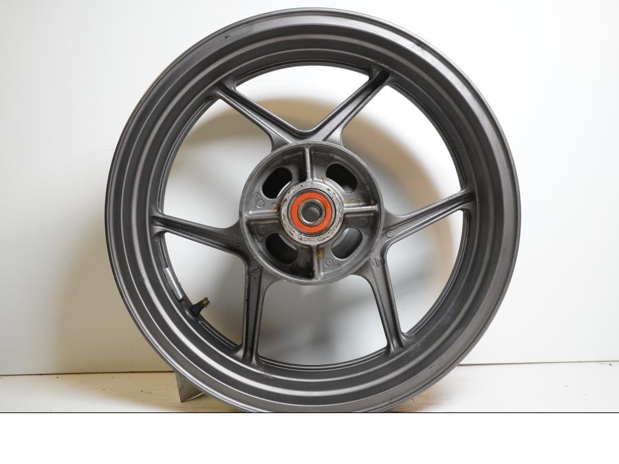 Extrabild1 på Fälg från en Kawasaki Versys 1000 -2012 motorcykel.