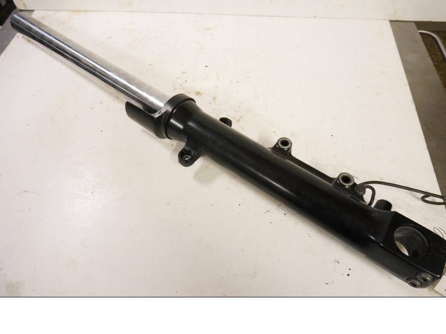 Framsidan på Gaffelben från en Kawasaki ZR-X 1200 S -2001 motorcykel.