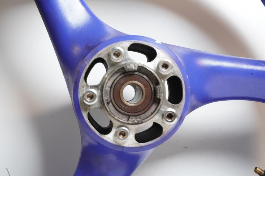 Extrabild3 på Fälg från en Suzuki GSX-R 1100 -1991 motorcykel.