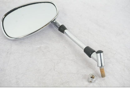 Framsidan på Backspegel från en Suzuki GSF 1250 -2010 motorcykel.