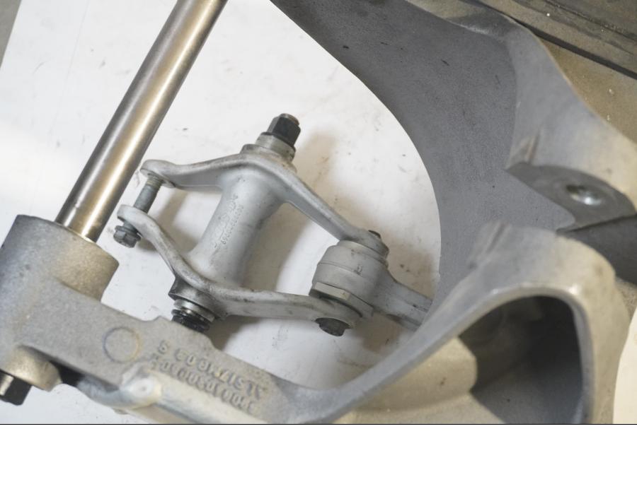 Snett uppifrån på Sving från en KTM RC8 -2008 motorcykel.