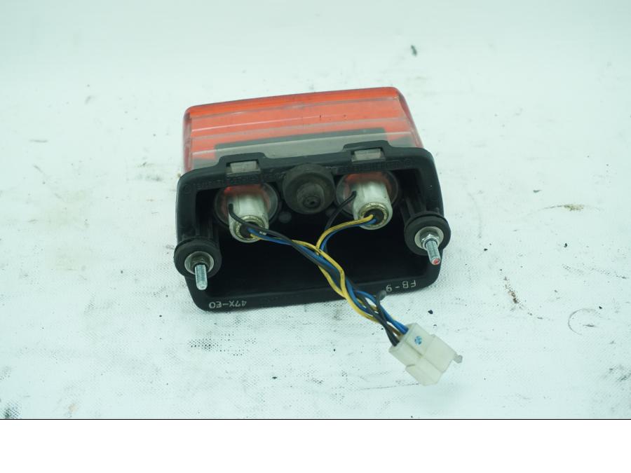 Vänster sida på Baklampa från en Yamaha TRX 850 -1996 motorcykel.