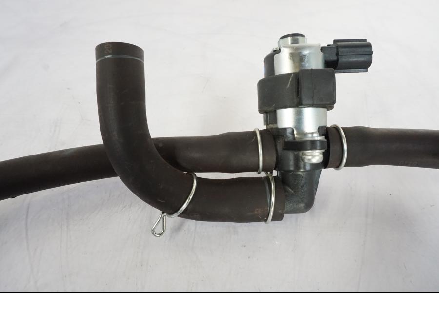 Höger sida på Second Air från en Honda VFR 1200 -2010 motorcykel.