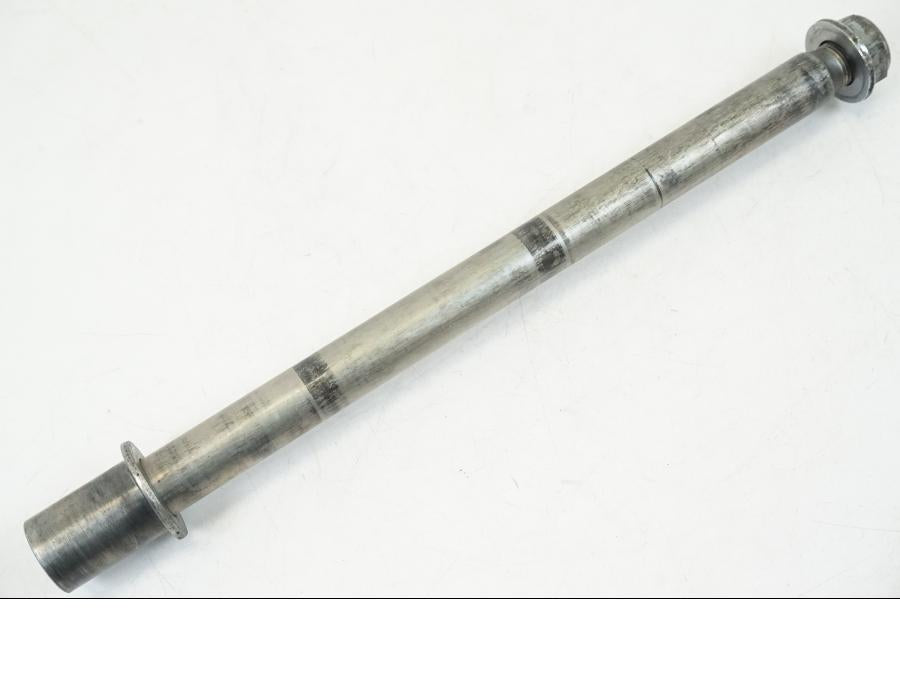 Framsidan på Axel från en Yamaha XT 1200 A -2010 motorcykel.