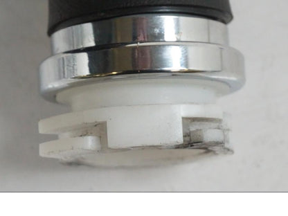 Vänster sida på Gasrulle från en Suzuki VZR 1800 -2009 motorcykel.