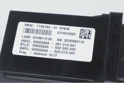 Snett nerifrån på Styrbox från en BMW R 1250 GS -2022 motorcykel.