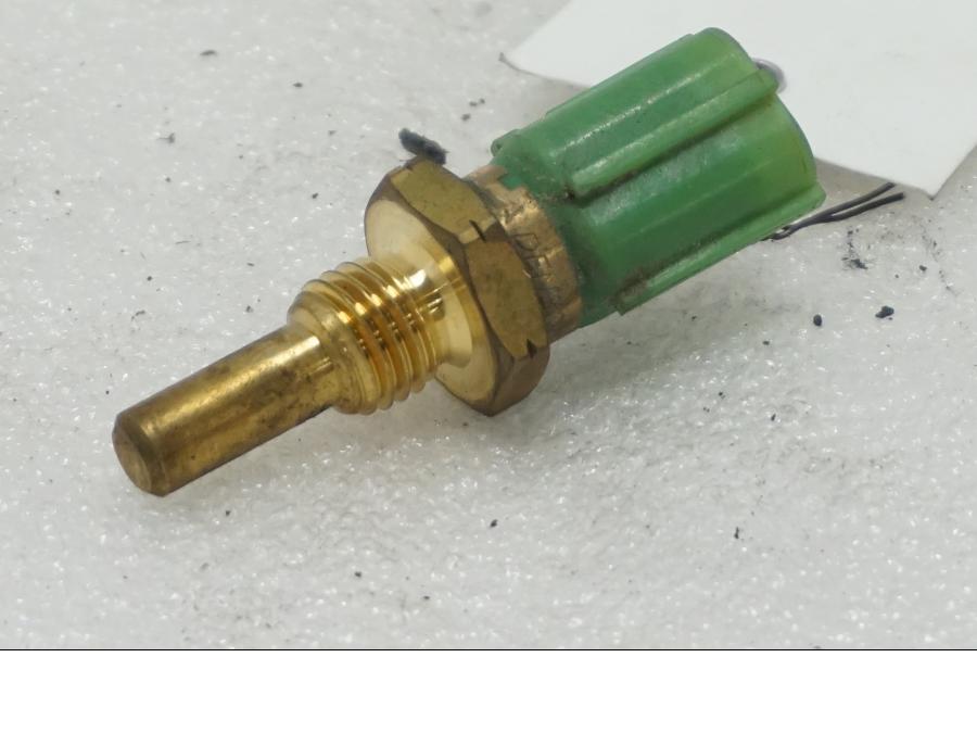 Framsidan på Luftburksensor från en Yamaha TDM 900 -2002 motorcykel.