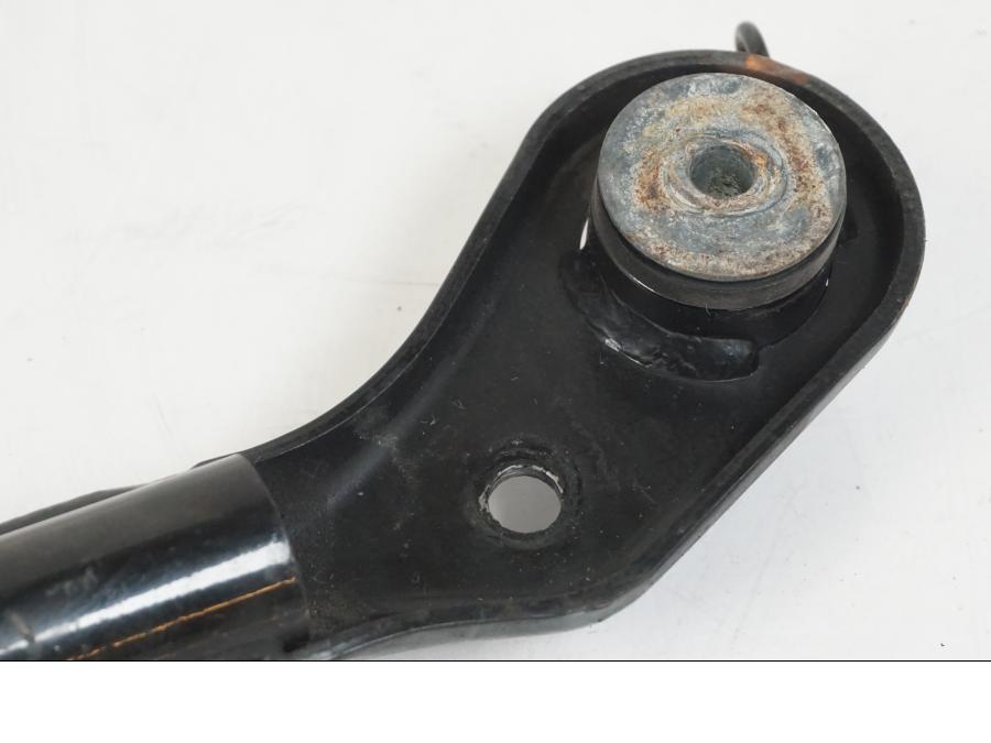 Snett uppifrån på Ljuddämparfäste från en Suzuki VZR 1800 -2009 motorcykel.