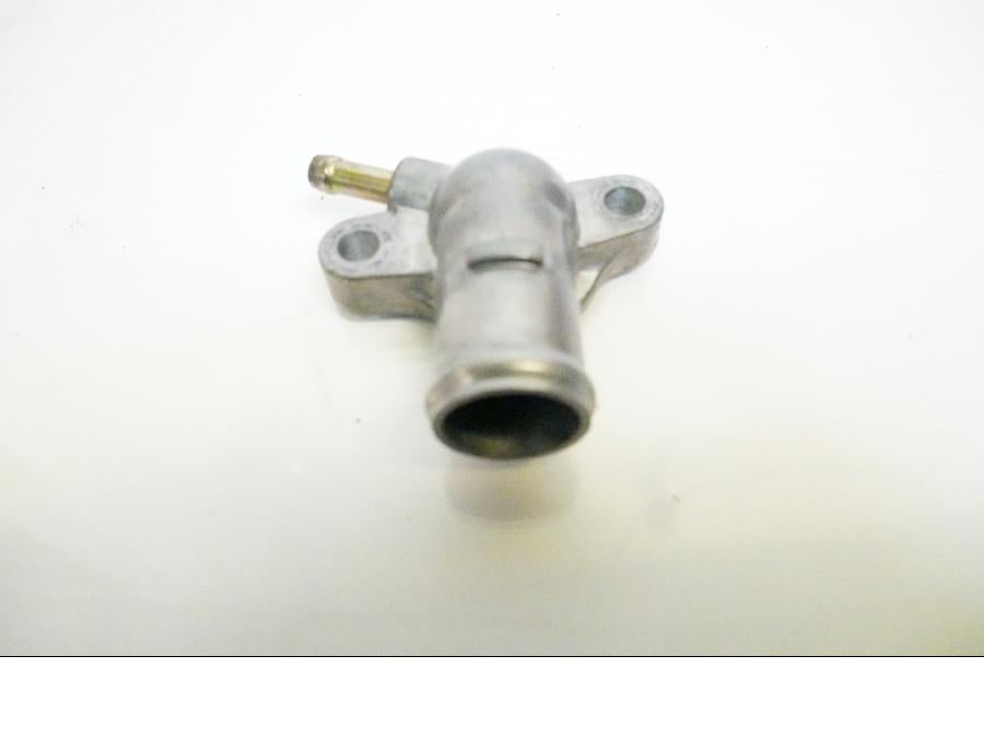 Framsidan på Vattenrör från en Honda VFR 800 -2005 motorcykel.