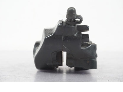 Vänster sida på Bromsok från en KTM 390 Duke -2018 motorcykel.