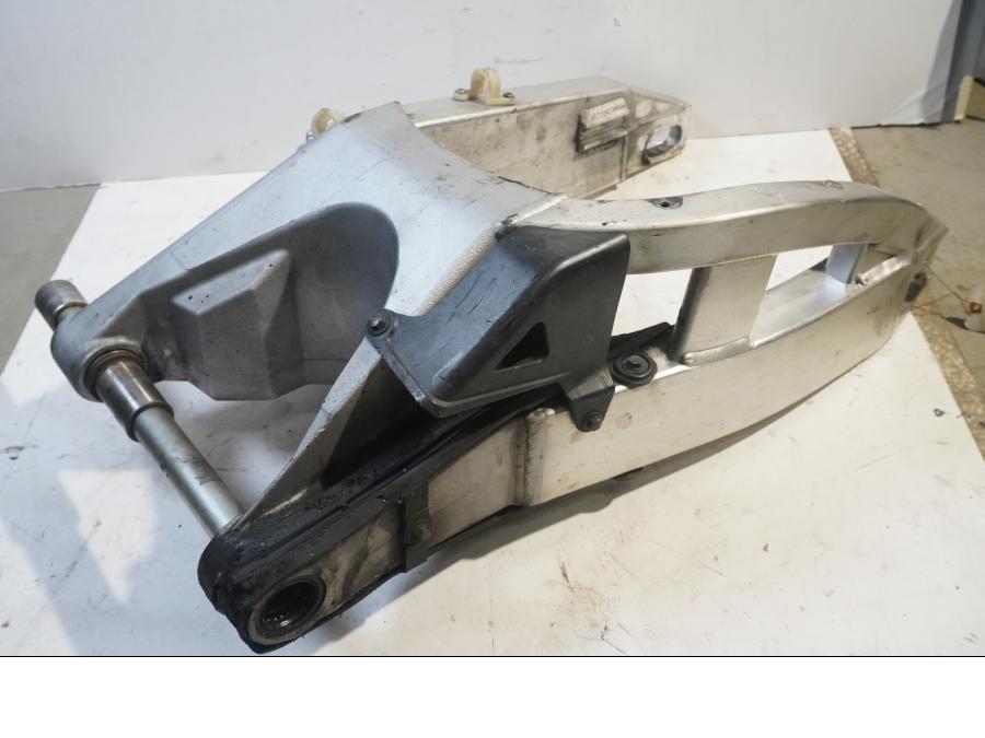 Framsidan på Sving från en Honda CBR 900 RR -2000 motorcykel.