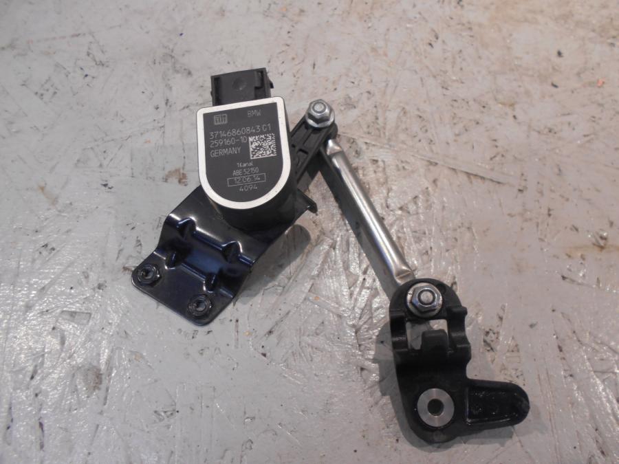 Framsidan på Nivåsensor från en BMW K 1600 -2015 motorcykel.