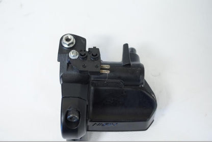 Snett uppifrån på Bromshuvudcylinder från en Kawasaki Z 800 -2013 motorcykel.