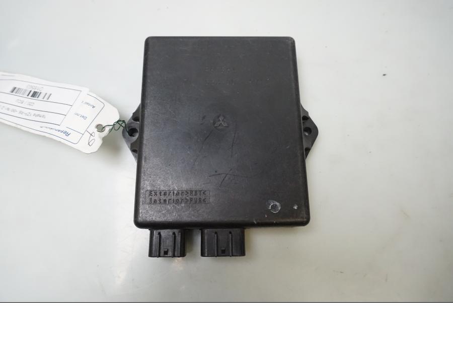 Framsidan på CDI / ECU från en Yamaha YZF R6 -2000 motorcykel.