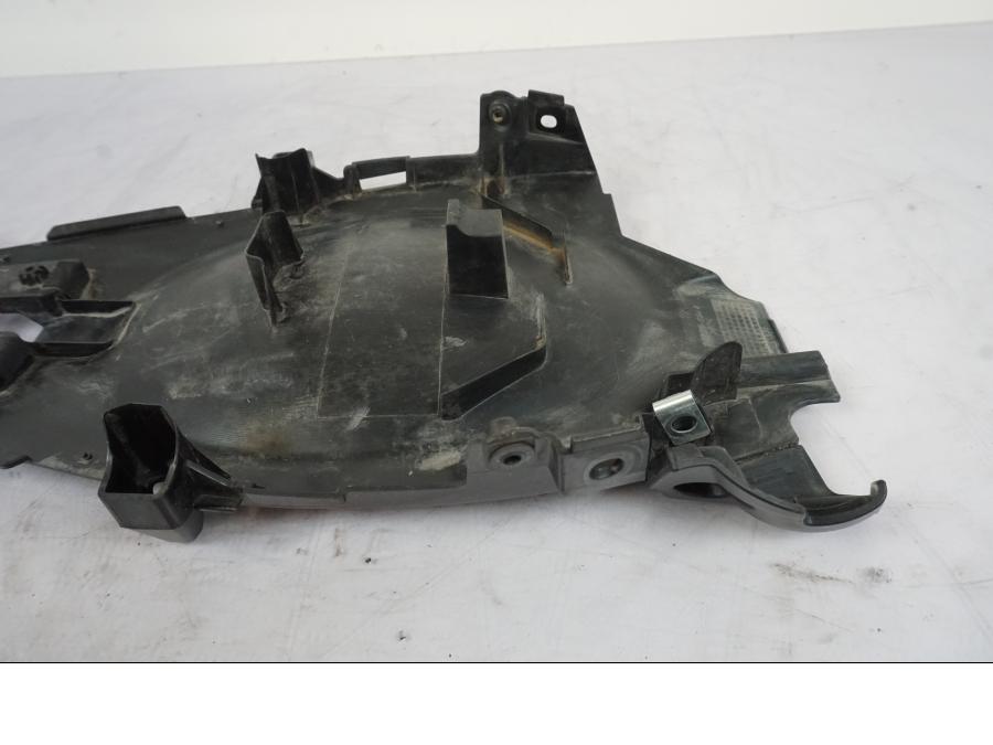 Snett uppifrån på Undertail från en Kawasaki ER-6N -2012 motorcykel.