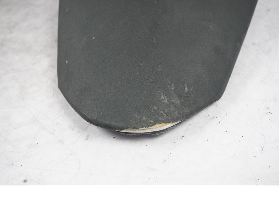 Baksidan på Sadel från en Kawasaki ZX-10R -2008 motorcykel.