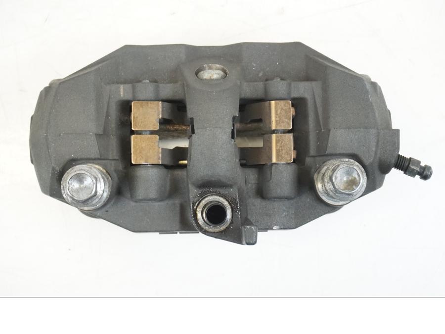 Snett nerifrån på Bromsok från en Suzuki GSX-R 750 -2008 motorcykel.